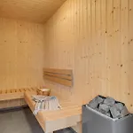 Three-bedroom In Casa vacanze *