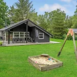 Three-bedroom In Casa vacanze *