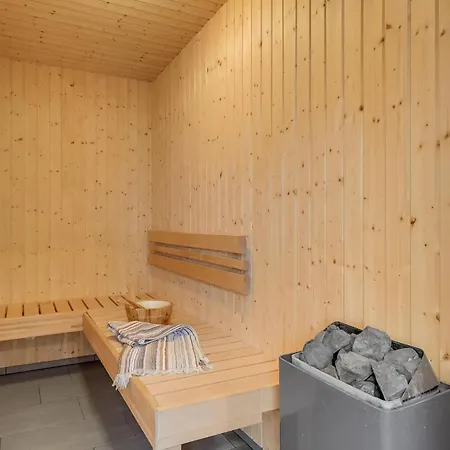 Three-bedroom In Dom wakacyjny *