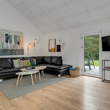 度假居 Awesome Home In Blavand With Sauna *