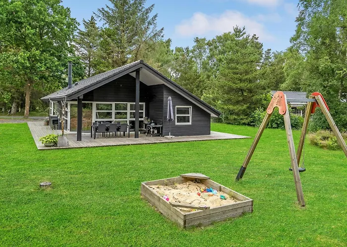 Three-bedroom In Nyaraló *
